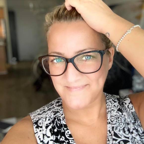 Meet your Posher, Chantale - Picture 1 of 1